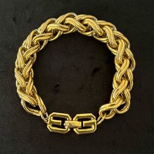 #54 Vintage Givenchy Gold Plated G Logo Clasp Heavy Chunky Chain Bracelet